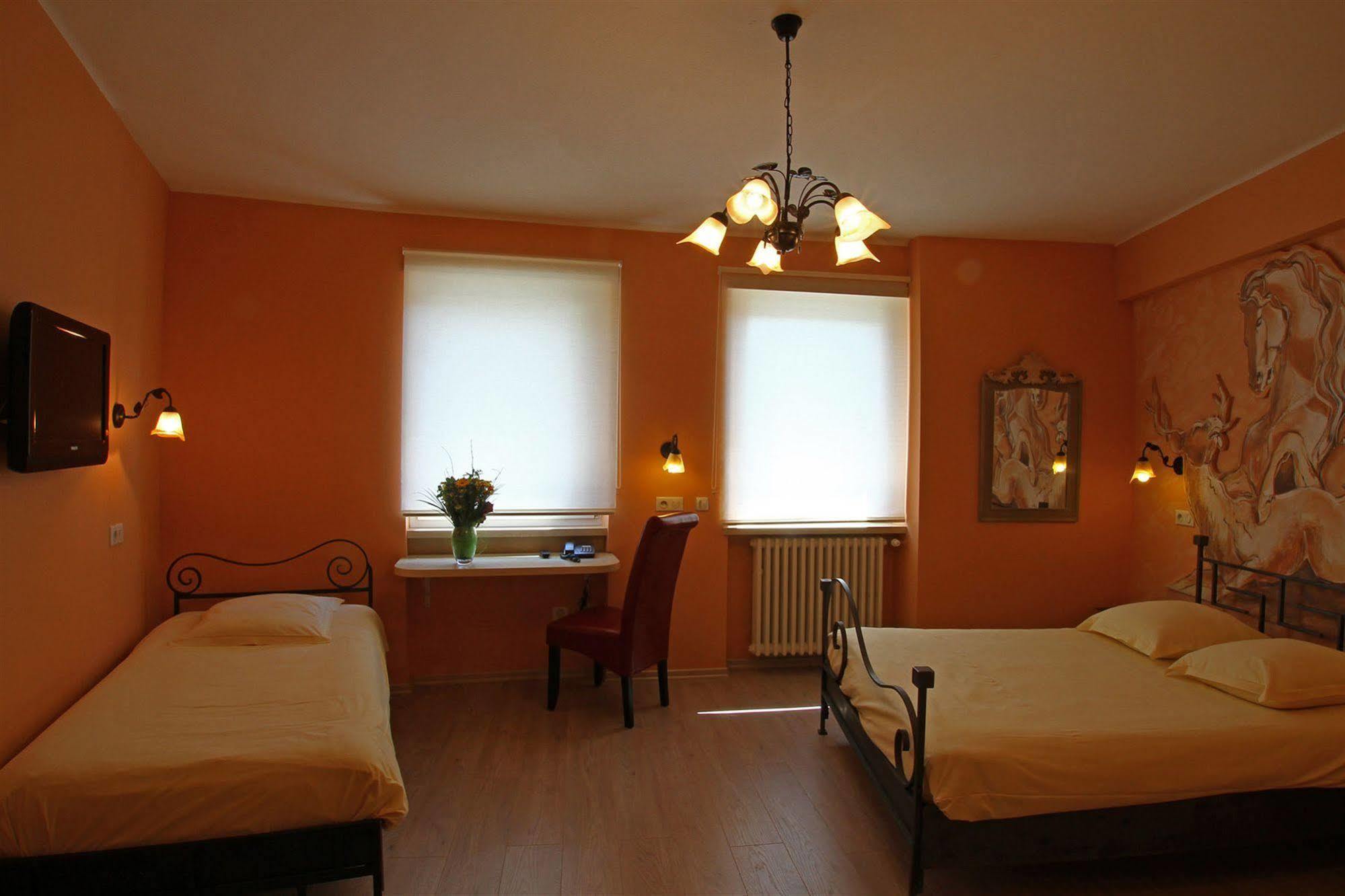 Hotel Champ Alsace آغينو المظهر الخارجي الصورة