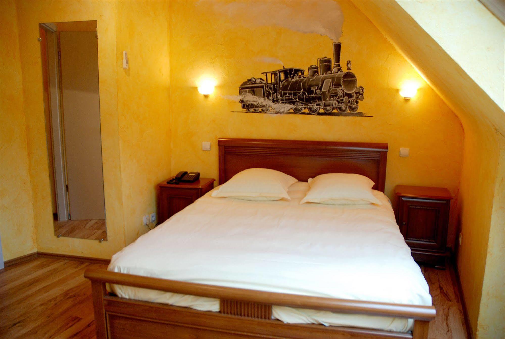 Hotel Champ Alsace آغينو المظهر الخارجي الصورة